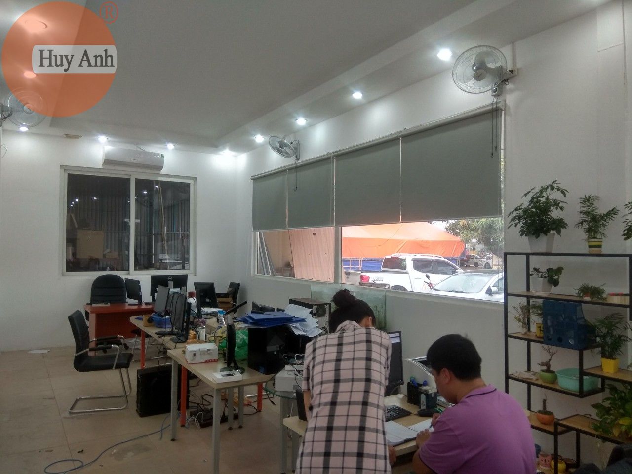 rèm cuốn màu ghi xám